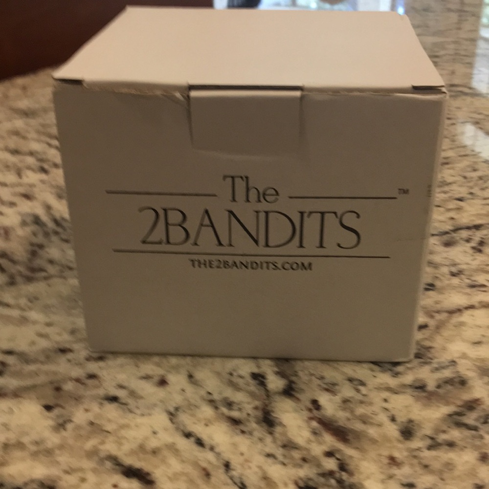 NWT The 2 BANDITS catch I’ll trade